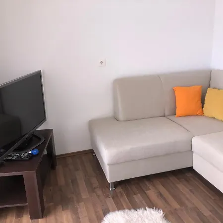 Yvone Apartman *