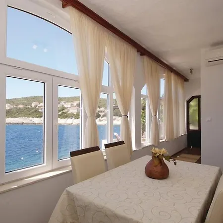 Yvone Apartman Zavalatica