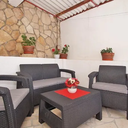 Yvone Apartman Zavalatica